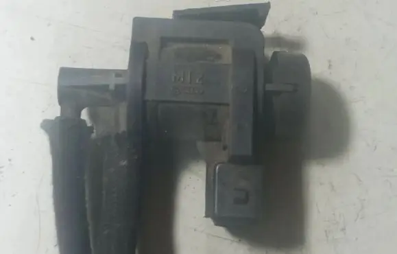 Volkswagen PASSAT B6 Turbo solenoid valve 1J0906283A