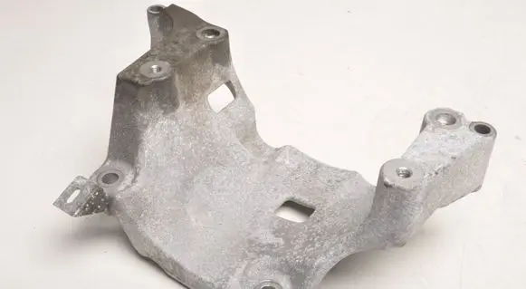 Volvo XC60 Generator/alternator bracket 31480101
