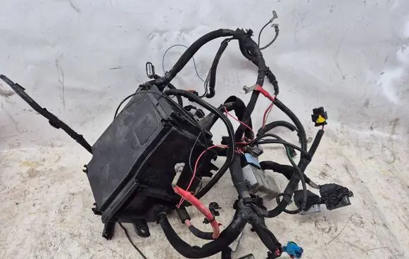 Renault Trafic III (X82) Fuse box set 243121532R
