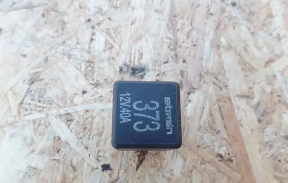 Audi A6 S6 C5 4B Other relay 8D0951253A