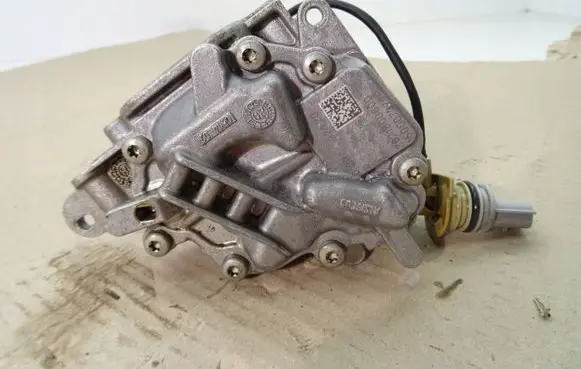 Mercedes-Benz A W177 Oil pump 