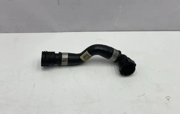 BMW 4 F36 Gran coupe Engine coolant pipe/hose 8620944