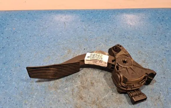 Chevrolet Orlando Accelerator pedal position sensor 13253781