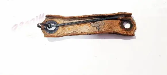 Mitsubishi Colt Engine mounting bracket