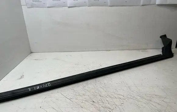 BMW 3 E92 E93 Rubber seal front coupe door window 7187083