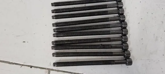 Volkswagen Transporter - Caravelle T5 Cylinder head bolts 
