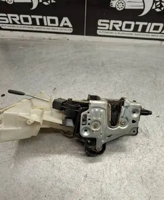 Mercedes-Benz E W210 Front door lock 2027203535