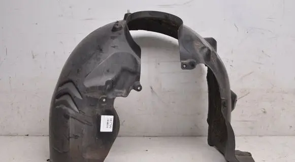 BMW 2 F46 Front arch 1106682