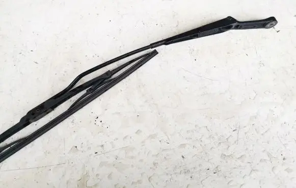 Volkswagen PASSAT B5 Front wiper blade arm 3b1955409