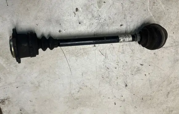 Volkswagen PASSAT B5.5 Front driveshaft 8D0407272