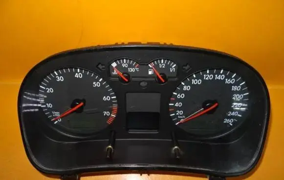 Volkswagen Golf IV Speedometer (instrument cluster) 1J0920821A