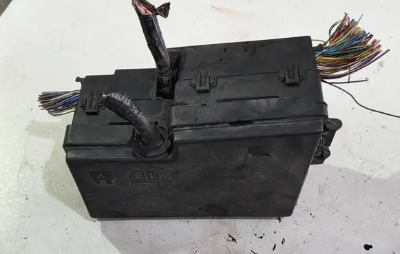 Ford Grand C-MAX Fuse box set AV6T14A067AD F02345500 04115