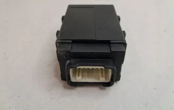 Nissan Qashqai Central body control module 284T1HV70C