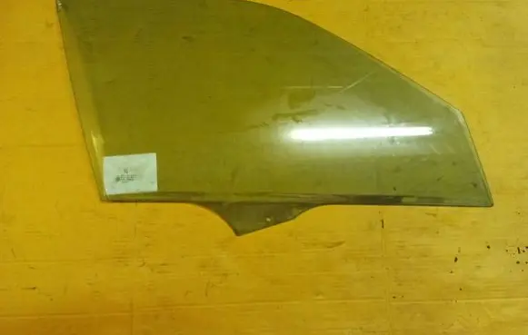 Peugeot 406 Front door window glass four-door