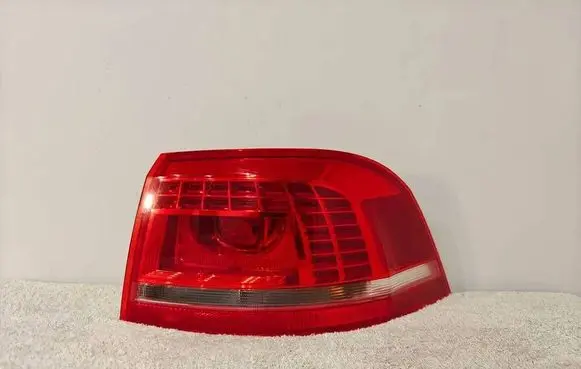 Volkswagen PASSAT B7 Rear/tail lights 2SK01074602 3AF945208B 171030