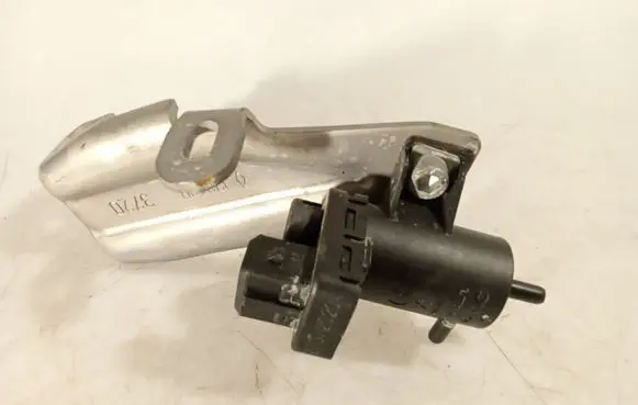 Renault Trafic III (X82) Turbo solenoid valve 8200762162 37260R