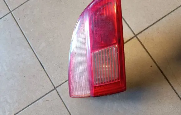 Toyota Avensis T220 Tailgate rear/tail lights 89022026