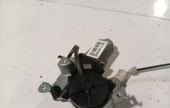 Nissan Primera Rear door window regulator motor 0600