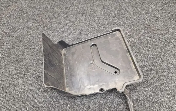 Battery box tray
