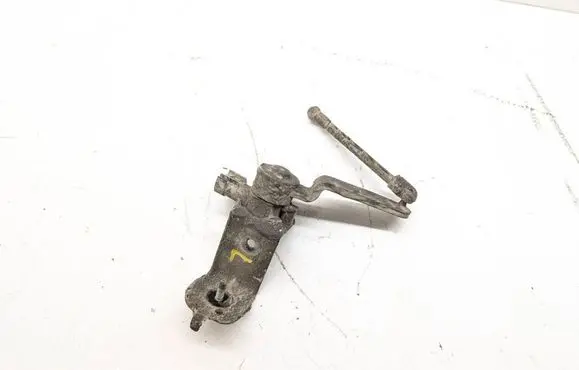 Chevrolet Tahoe Rear height level sensor lever 