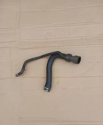 Engine coolant pipe/hose