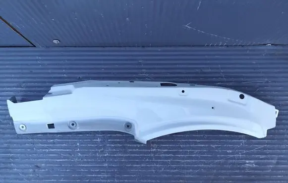 Porsche Macan (95B) Fender mounting bracket 95B821104B