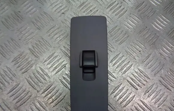 Mitsubishi Colt Quarter vent window switch MR58794429