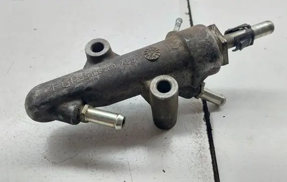 Opel Vectra C Fuel pressure regulator 55188200