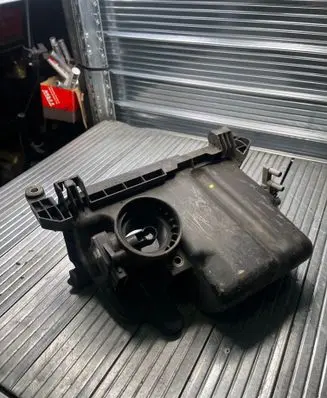 Toyota Yaris Air filter box 177000J010