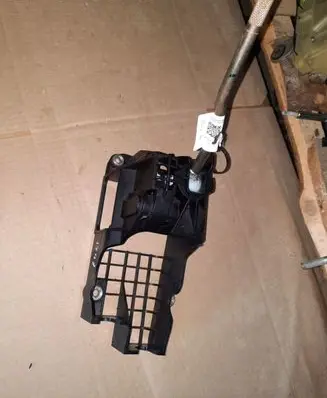 Nissan Micra Gear shifter/selector 341011HC0A