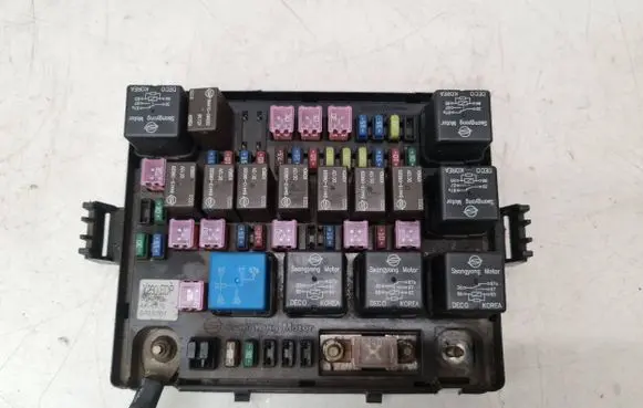 SsangYong Rexton I Fuse module Y230EDP 05K21D