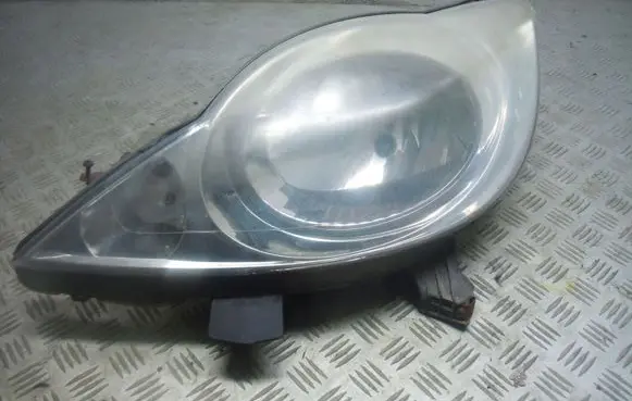 Peugeot 107 Headlight/headlamp