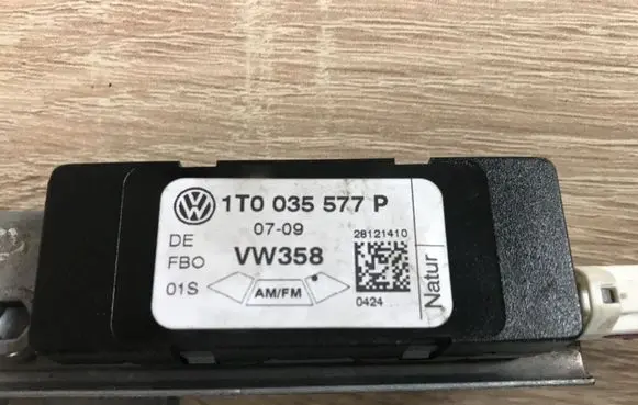 Volkswagen Cross Polo Aerial antenna amplifier 1T0035577P