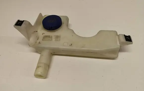 Peugeot 508 II Window washer liquid tank fill tube 9813396380