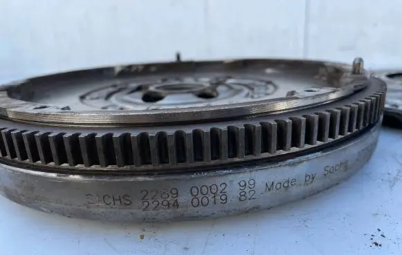Volkswagen PASSAT B6 Pressure plate 3082001409 2289000299 2294001982
