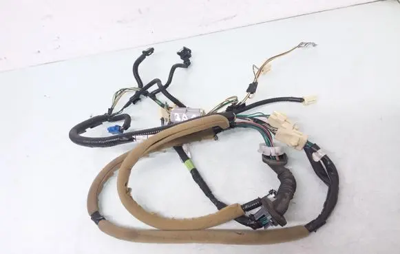 Toyota Avensis T250 Tailgate/trunk wiring harness 8218405100