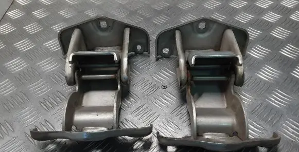 Renault Trafic II (X83) Loading door hinge set 66739