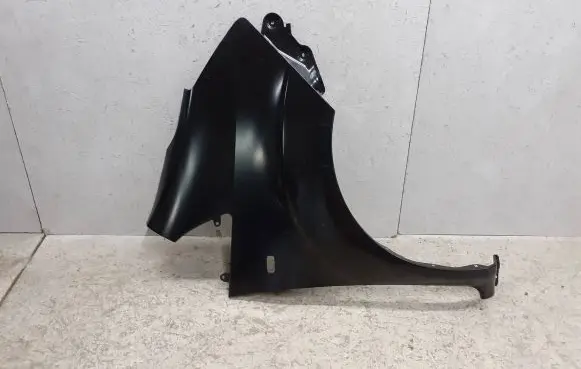 Nissan NV200 Fender