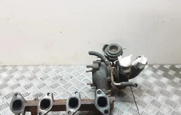 Toyota Corolla E120 E130 Turbo 1720106910 7372101