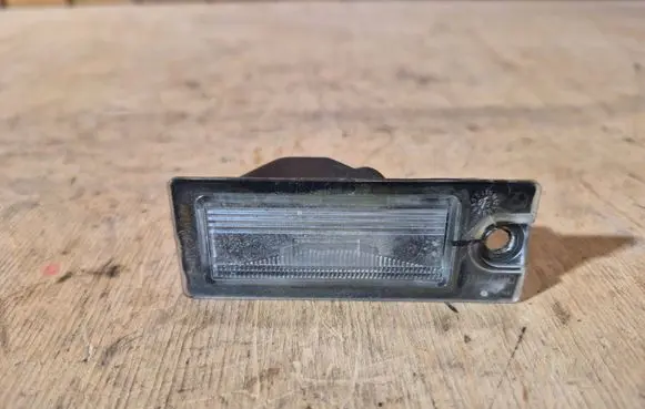 Volvo S80 Number plate light E17417