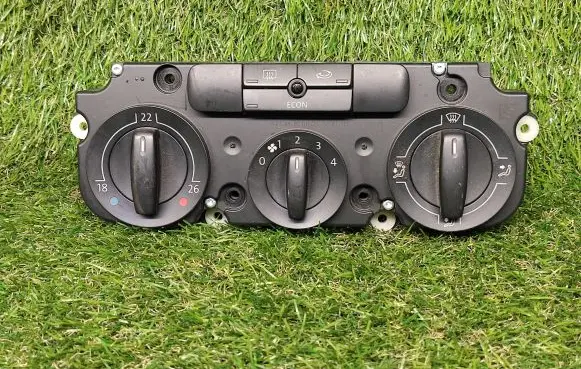 Volkswagen Golf Plus Climate control unit 1K0820047DF 5HB00871950