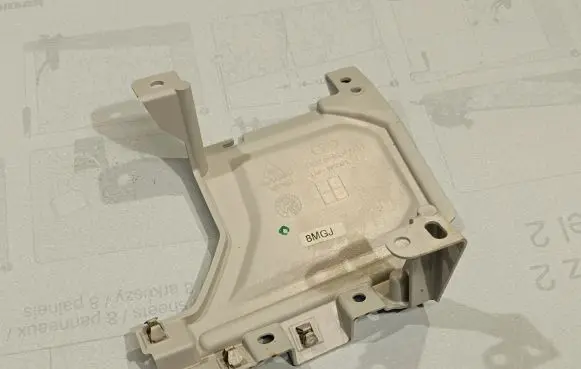 Land Rover Defender Other dashboard part L8B2044G54 L8B2044G54ACW