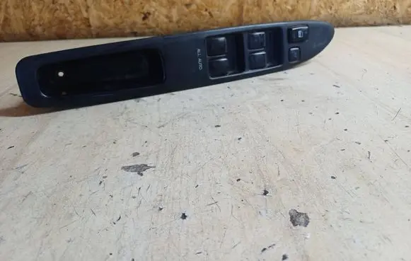 Toyota Avensis Verso Electric window control switch 44030 514775