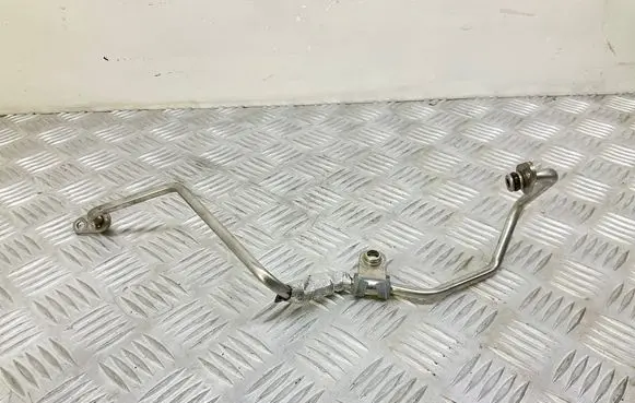 Audi A4 S4 B9 Turbo turbocharger oiling pipe/hose 04E145140AA