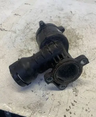 Audi A4 S4 B9 Engine coolant pipe/hose 04l121111