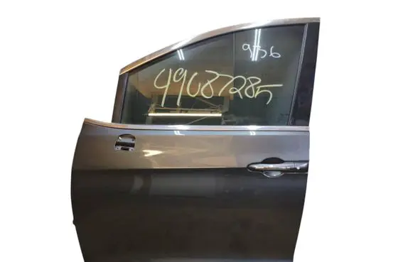 Chrysler Pacifica Front door