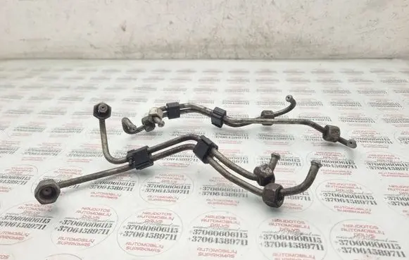 Volkswagen PASSAT B5 Fuel line pipe