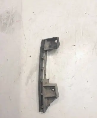 Front bumper mounting bracket