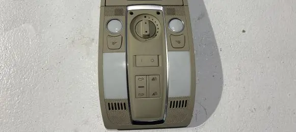 Audi Q7 4L Front seat light 4L0947135