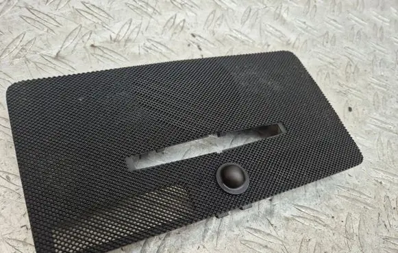 Mercedes-Benz C W204 Dash center speaker trim cover A2046800589